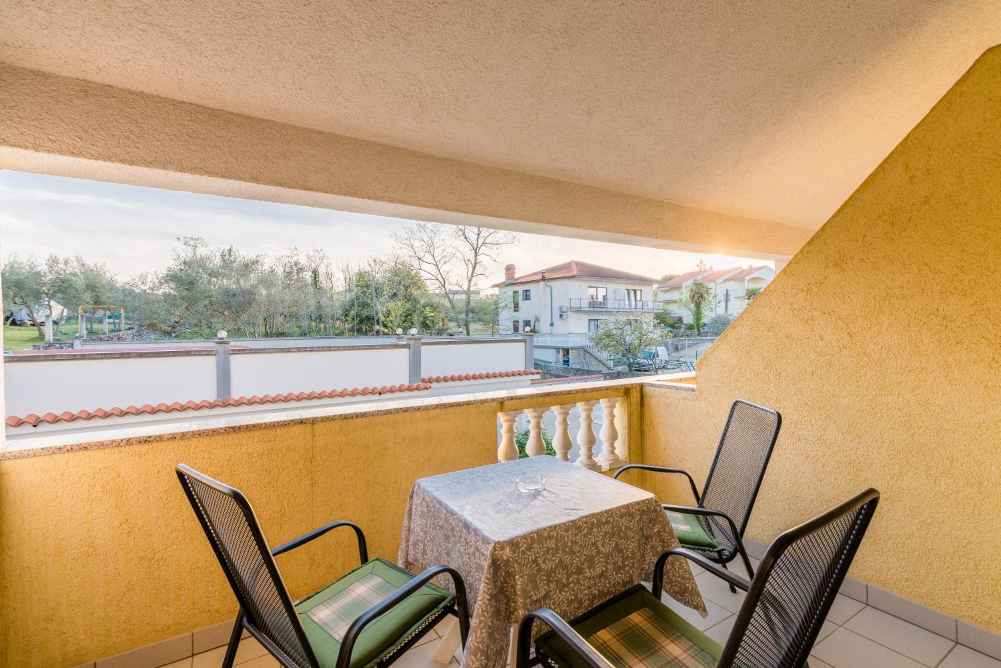 B&B Dujmovic Malinska Ruang foto