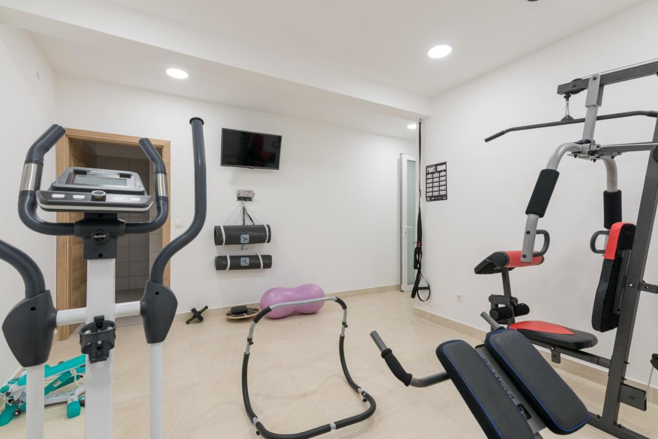 B&B Dujmovic Malinska Bagian luar foto